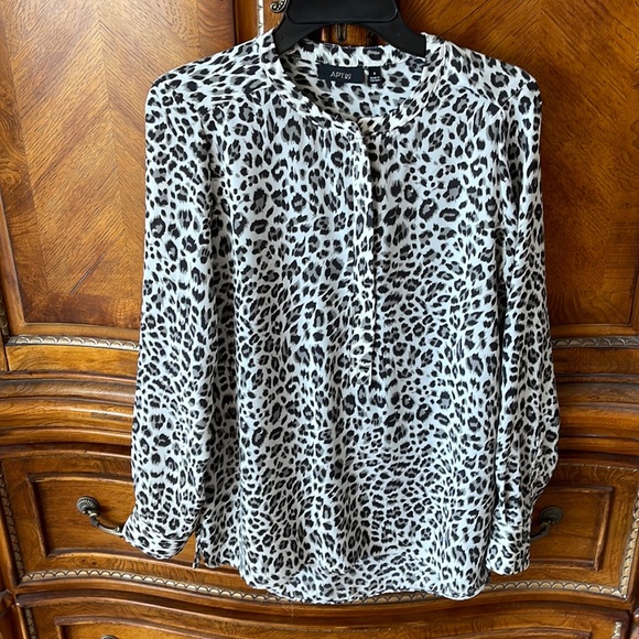 Apartment nine gray black and white leopard print blouse - Picture 1 of 11